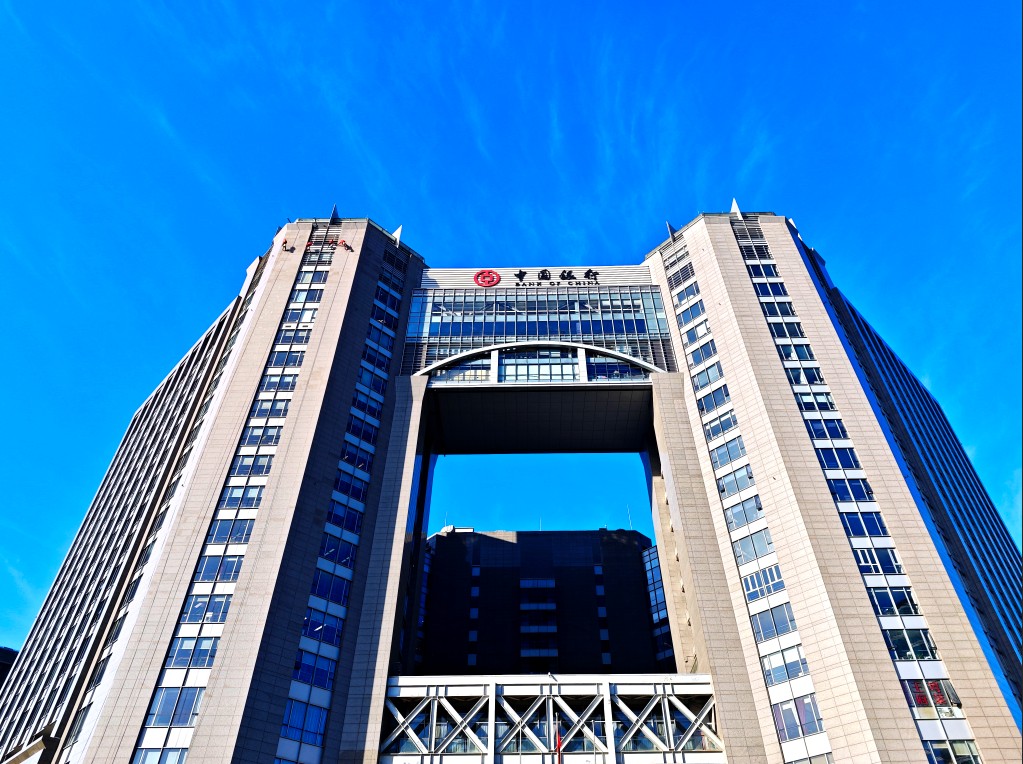 【道紀環(huán)境·凱恒中心外墻清洗】外墻清洗的一些選擇和方法